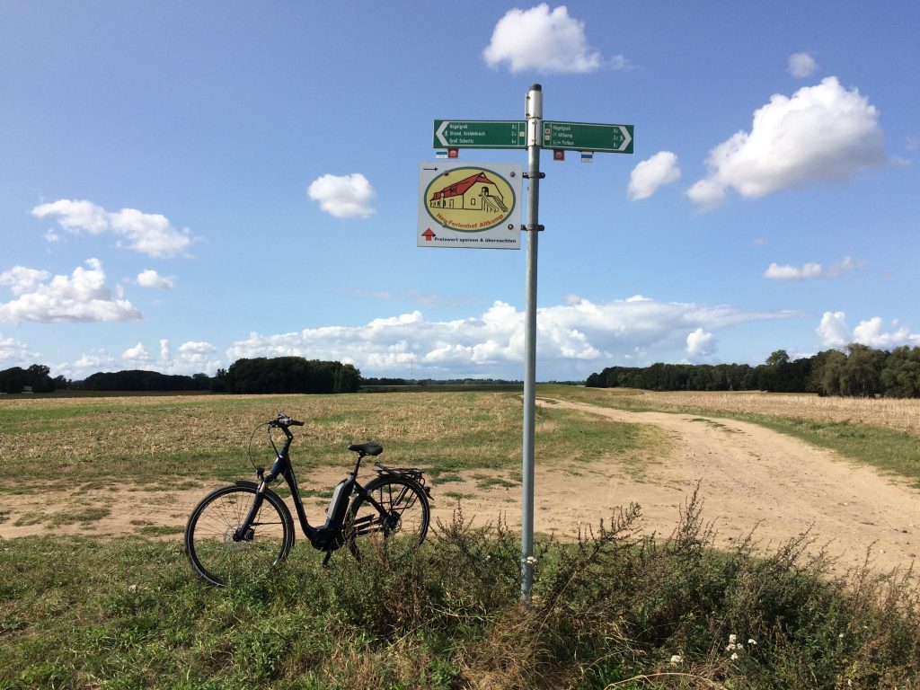 Fahradtour auf Feldwegen