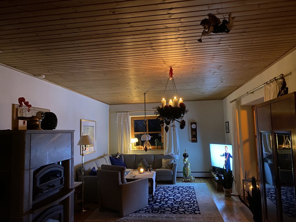 Weihnachtliche Stimmung im Wohnzimmer